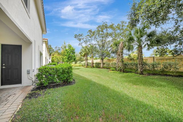 6851 Broadwater Lane, Lake Worth, FL 33467