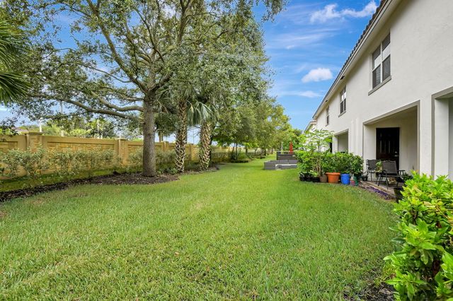 6851 Broadwater Lane, Lake Worth, FL 33467