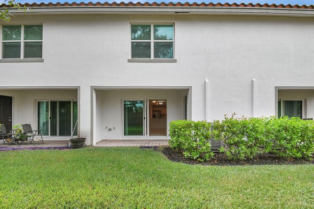6851 Broadwater Lane, Lake Worth, FL 33467