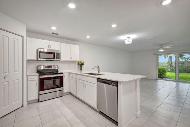 6851 Broadwater Lane, Lake Worth, FL 33467