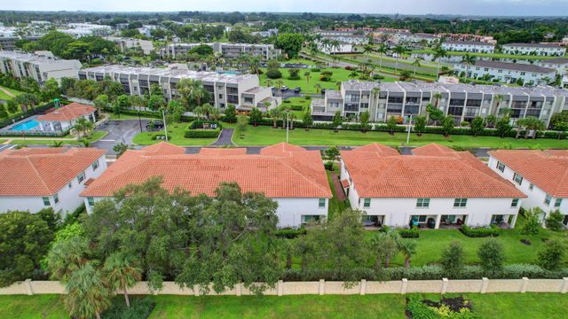 6851 Broadwater Lane, Lake Worth, FL 33467