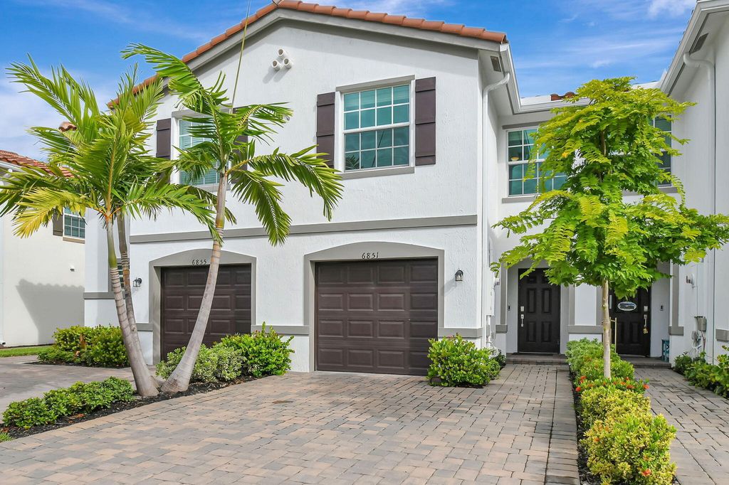 6851 Broadwater Lane, Lake Worth, FL 33467