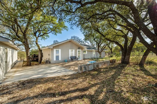 6081 Candice Rd, Christoval, TX 76935