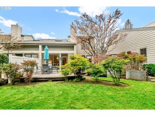 2036 EASTWOOD Ln, Eugene, OR 97401