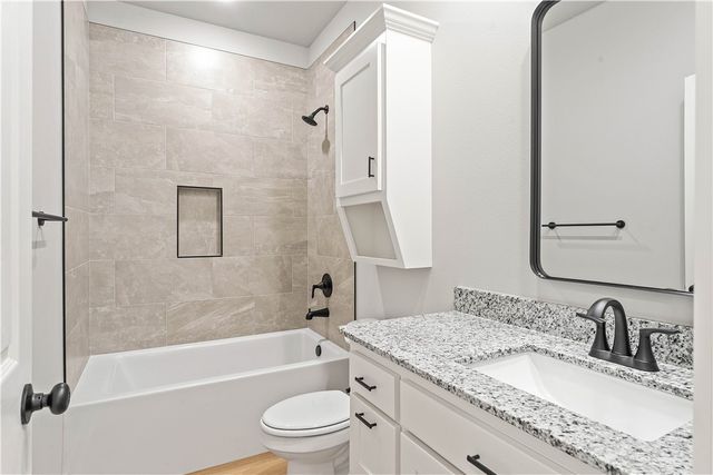 11 Kincardine Drive, Bella Vista, AR 72715