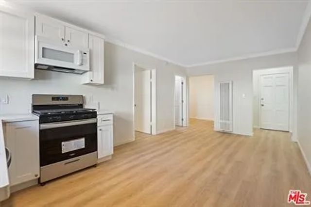 212 S Reeves 4, Beverly Hills, CA 90212