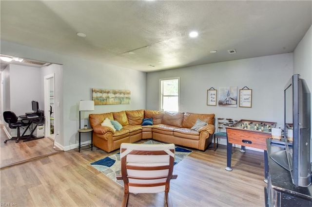 5744 Godwin BLVD, Suffolk, VA 23432