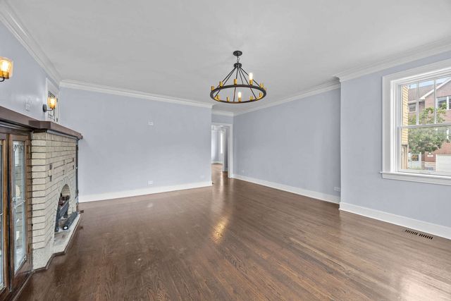 1101 S OAK PARK Avenue, Oak Park, IL 60304