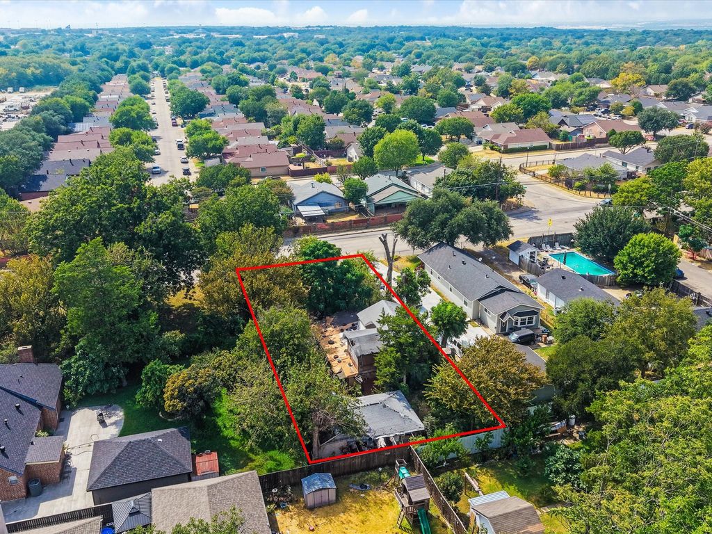 1812 S Cockrell Hill Road, Dallas, TX 75211 — exterior