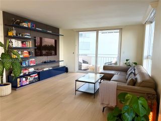9721 E Bay Harbor Dr 5A, Bay Harbor Islands, FL 33154