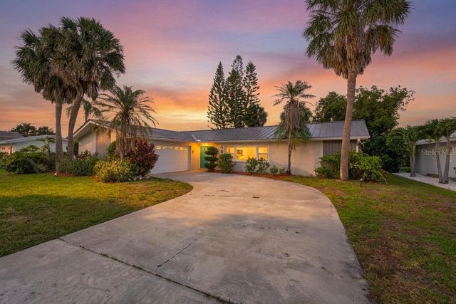 4623 BAY CREST DRIVE, Tampa, FL 33615