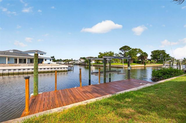 4623 BAY CREST DRIVE, Tampa, FL 33615