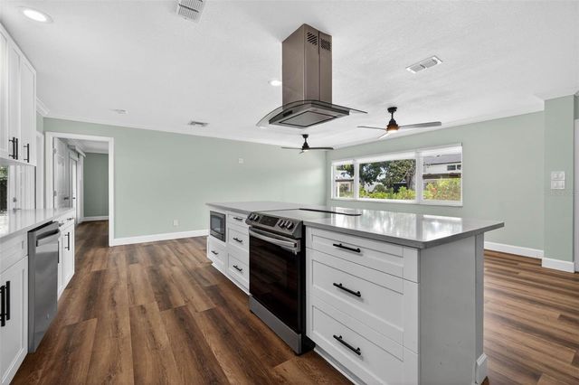 4623 BAY CREST DRIVE, Tampa, FL 33615