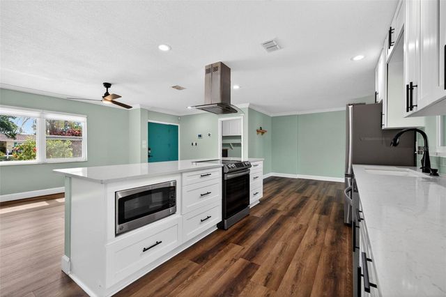 4623 BAY CREST DRIVE, Tampa, FL 33615