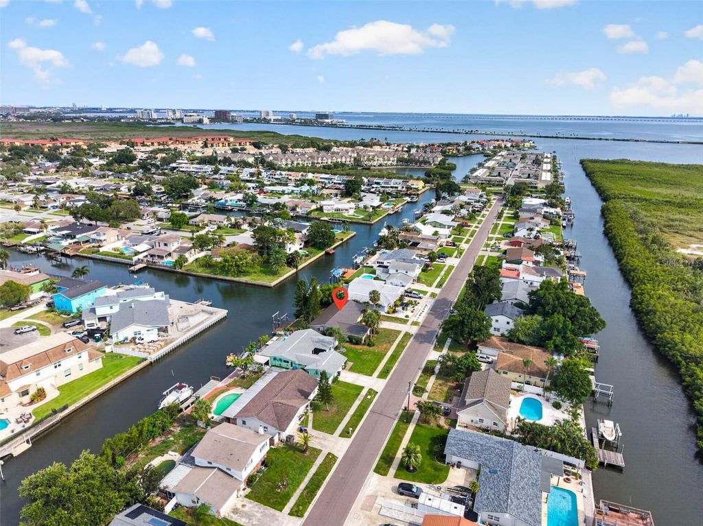 4623 BAY CREST DRIVE, Tampa, FL 33615