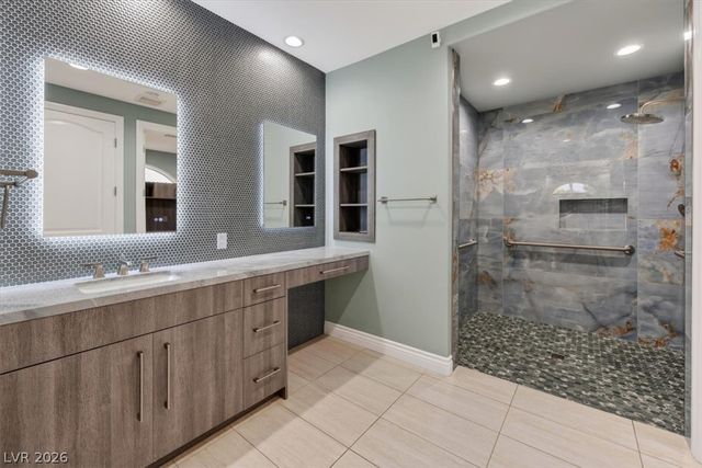 2021 South Valadez Street, Las Vegas, NV 89117