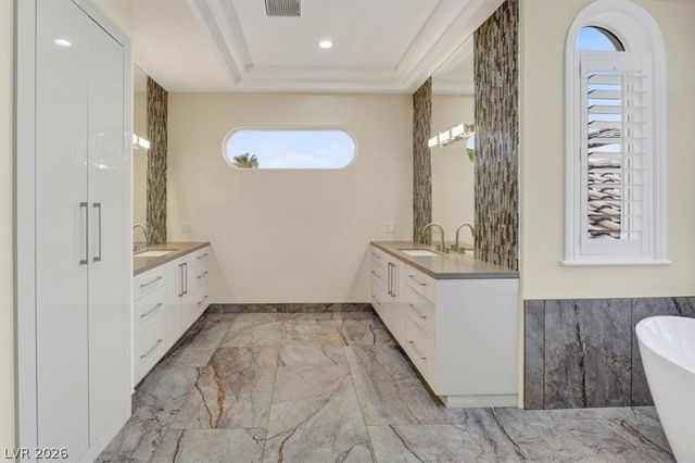 2021 South Valadez Street, Las Vegas, NV 89117
