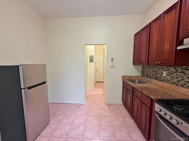 52 Main Street 3R, Yonkers, NY 10701