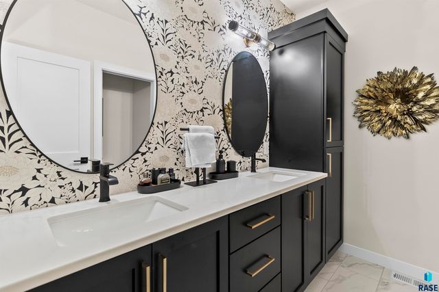 421 Dale Ave Avenue, Harrisburg, SD 57032