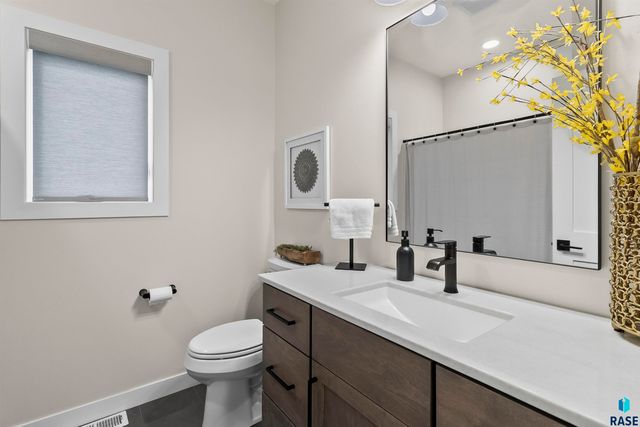 421 Dale Ave Avenue, Harrisburg, SD 57032