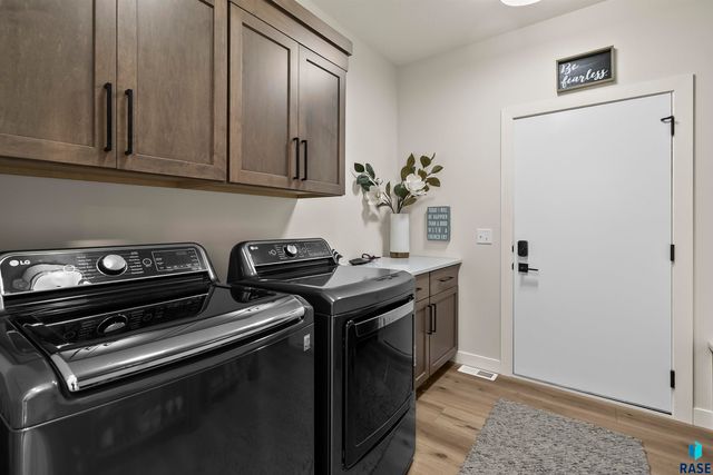 421 Dale Ave Avenue, Harrisburg, SD 57032