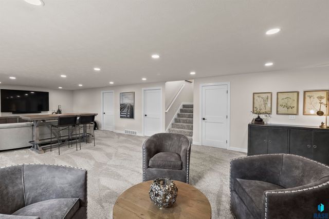 421 Dale Ave Avenue, Harrisburg, SD 57032