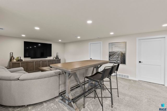 421 Dale Ave Avenue, Harrisburg, SD 57032