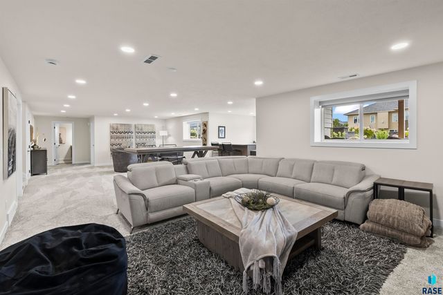 421 Dale Ave Avenue, Harrisburg, SD 57032