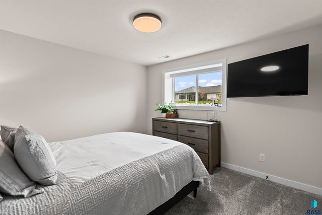 421 Dale Ave Avenue, Harrisburg, SD 57032