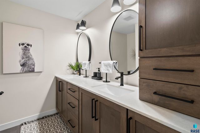 421 Dale Ave Avenue, Harrisburg, SD 57032