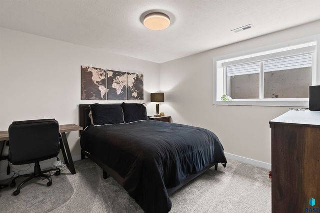 421 Dale Ave Avenue, Harrisburg, SD 57032