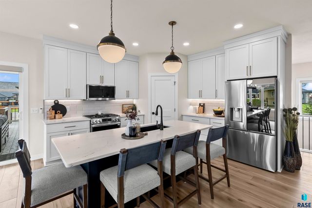 421 Dale Ave Avenue, Harrisburg, SD 57032