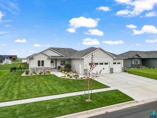 421 Dale Ave Avenue, Harrisburg, SD 57032