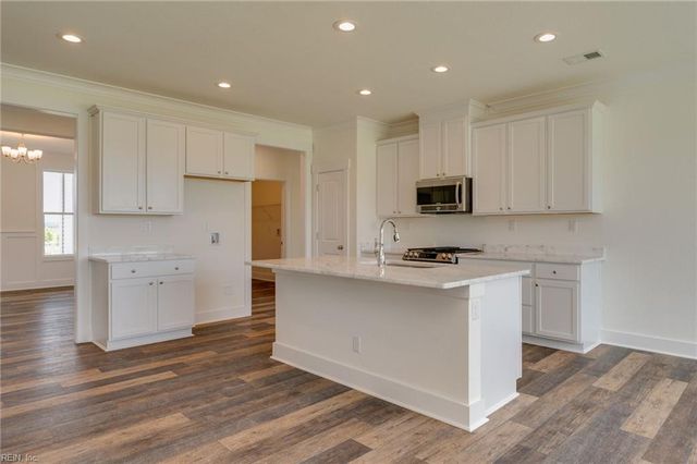 2100 Sanderson RD, Chesapeake, VA 23322