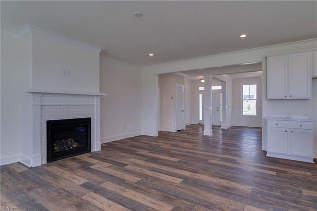 2100 Sanderson RD, Chesapeake, VA 23322