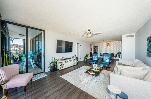 7100 SUNSHINE SKYWAY LANE S 203, St Petersburg, FL 33711