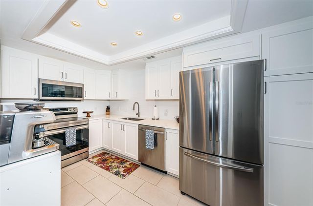 7100 SUNSHINE SKYWAY LANE S 203, St Petersburg, FL 33711