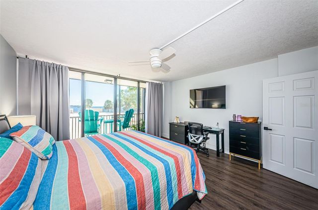 7100 SUNSHINE SKYWAY LANE S 203, St Petersburg, FL 33711