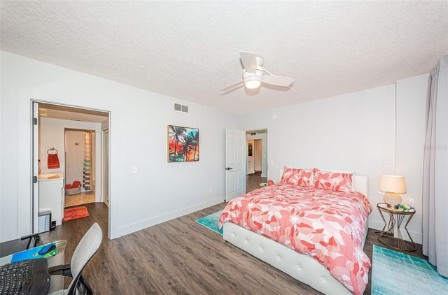 7100 SUNSHINE SKYWAY LANE S 203, St Petersburg, FL 33711