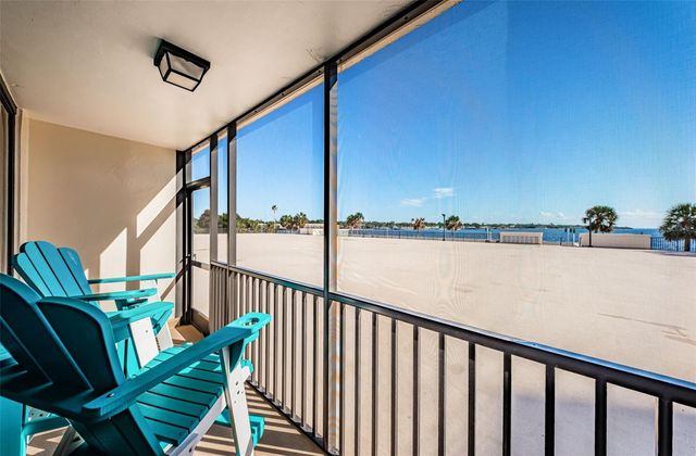 7100 SUNSHINE SKYWAY LANE S 203, St Petersburg, FL 33711
