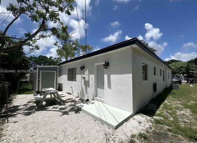 404 NW 18th Ave, Fort Lauderdale, FL 33311