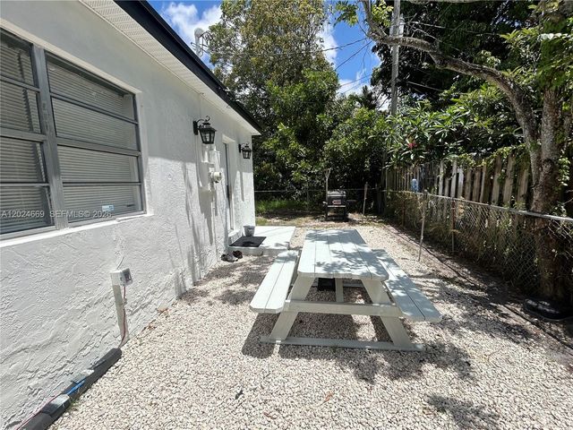 404 NW 18th Ave, Fort Lauderdale, FL 33311
