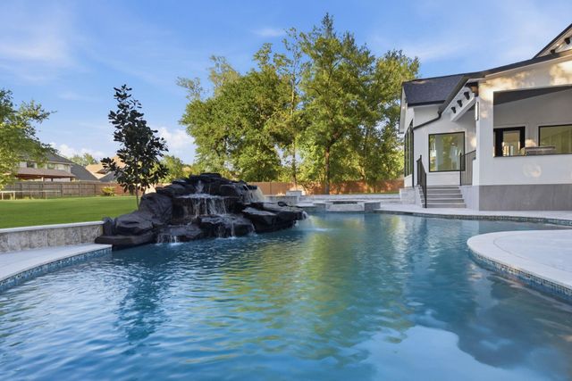 6112 Cypresswood Drive, Spring, TX 77379