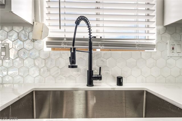 433 Duchess Avenue, North Las Vegas, NV 89030