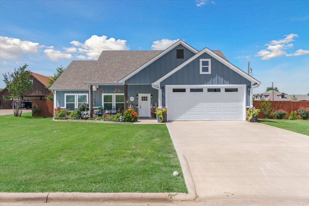 393 E Pennsyilvana Ave, Van, TX 75790