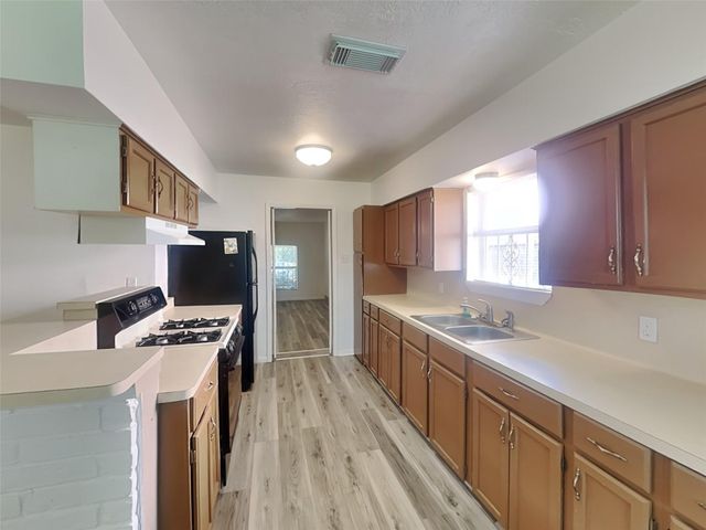 5455 S Acres Drive, Houston, TX 77048
