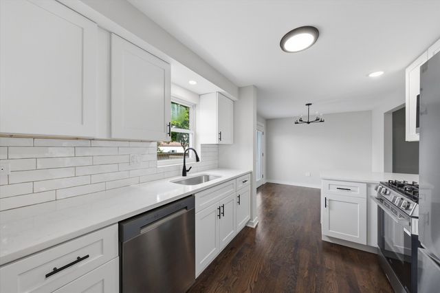 3523 S 57th Avenue, Cicero, IL 60804