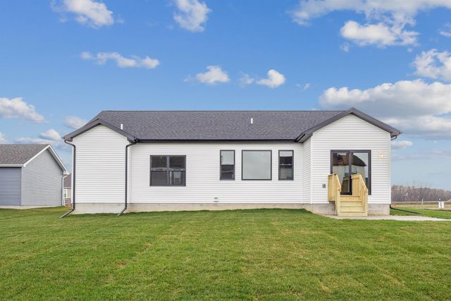 2721 Autumn Woods Drive, Cedar Falls, IA 50613