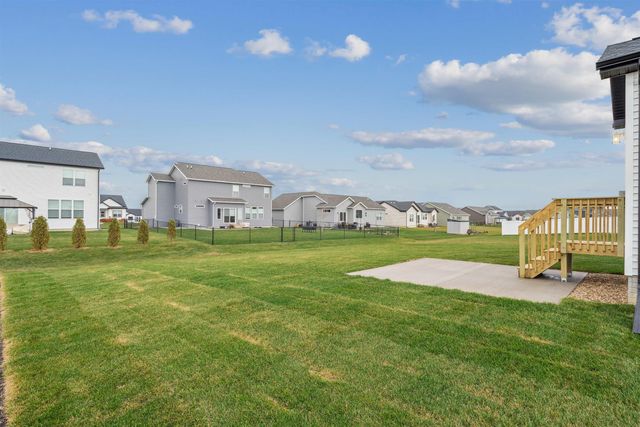 2721 Autumn Woods Drive, Cedar Falls, IA 50613