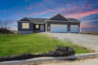 2721 Autumn Woods Drive, Cedar Falls, IA 50613